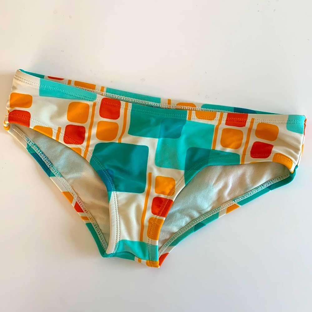 Geometric Sporty Bottom